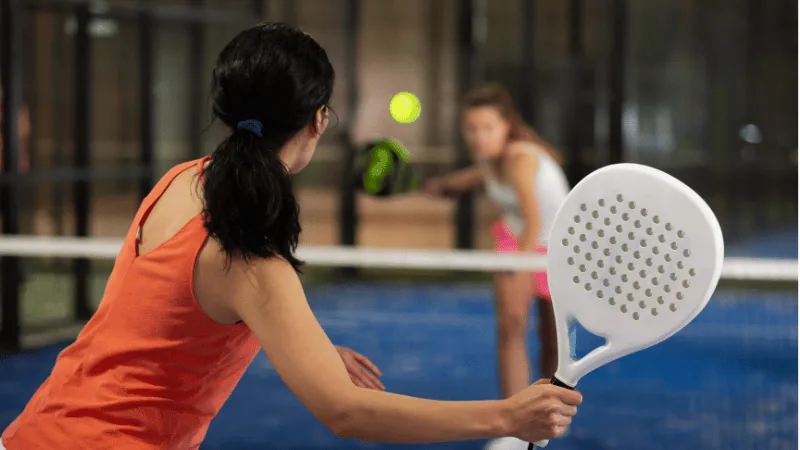 Fitserve-curated corporate fitness event with teams in an outdoor challenge